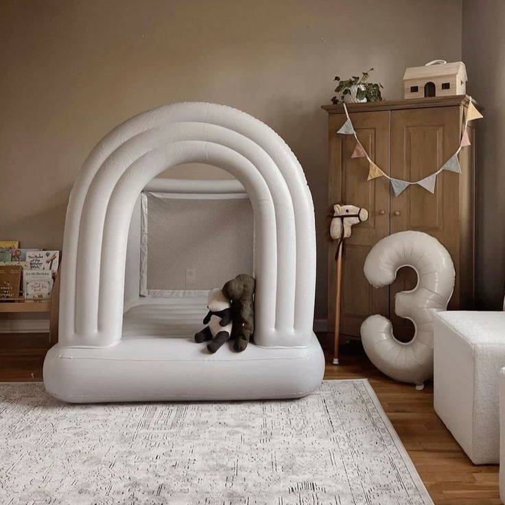 מיני טרמפולינה ביתית , עם מפוח מובנה (149*140*140 ס"מ)