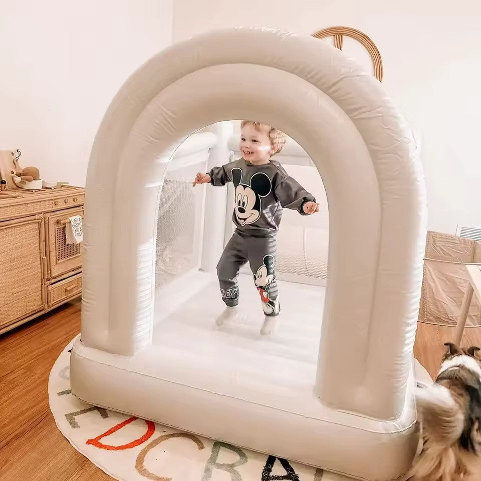 מיני טרמפולינה ביתית , עם מפוח מובנה (149*140*140 ס"מ)