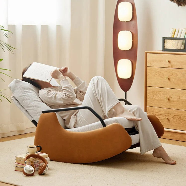 כיסא נדנדה עם משענת יד מתקפלת בצבע בז (90*60*80) דגם הנדריקס